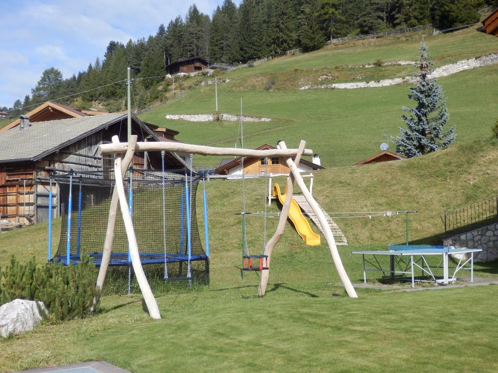 La Majon Apartments Selva di Val Gardena Rum bild